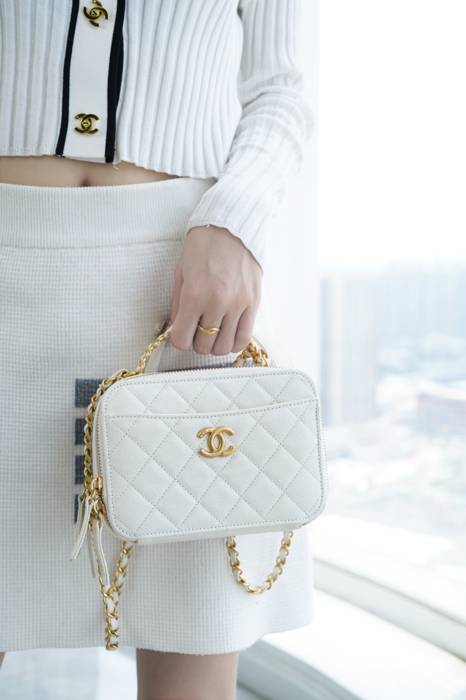 샤넬 레터링탑핸들베니티백