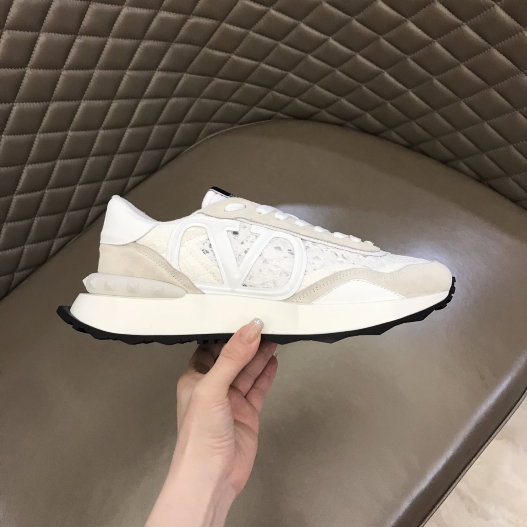 발렌티노 스니커즈
