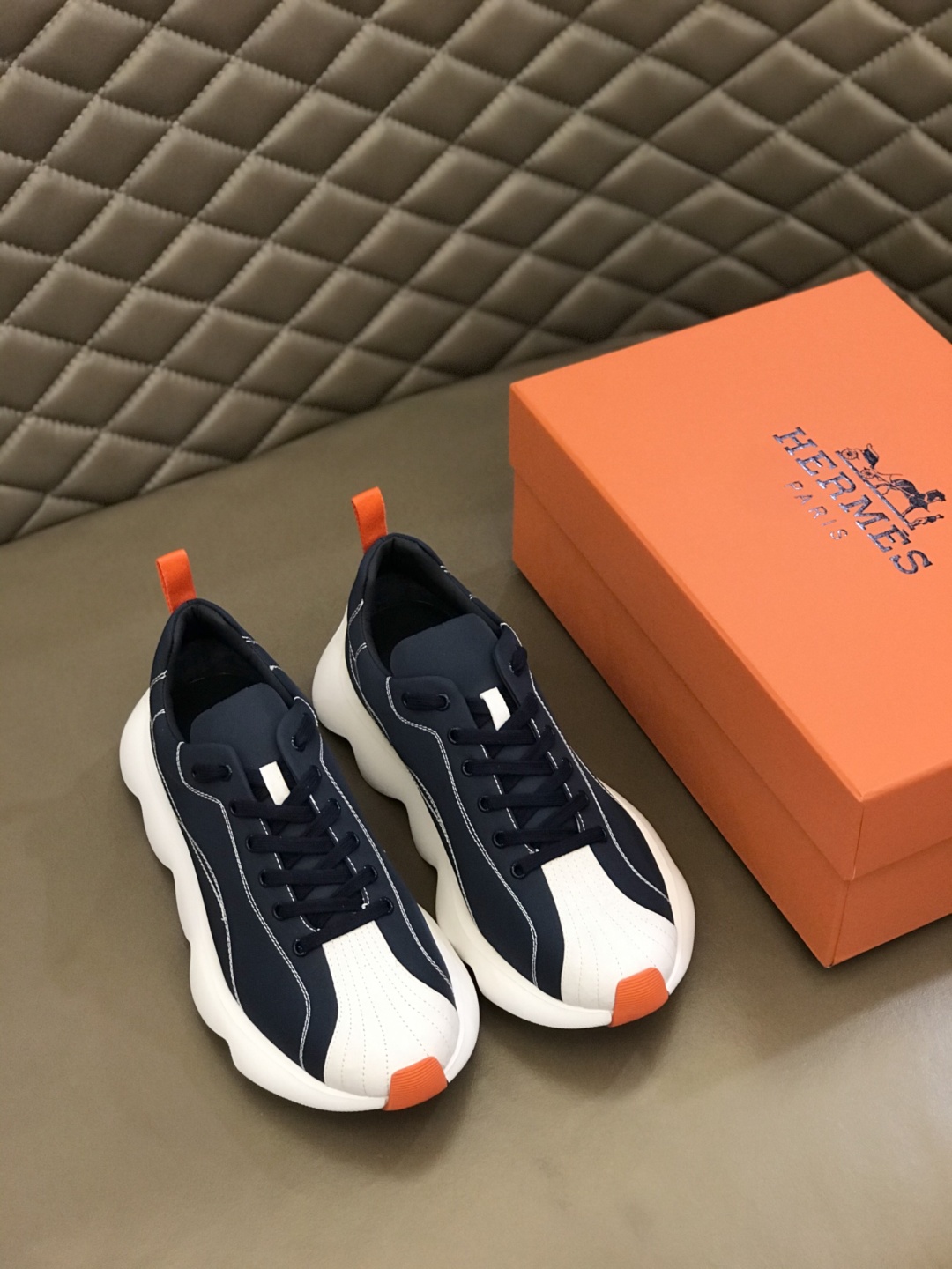 에르메스 스니커즈