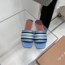 로로피아나 슬리퍼