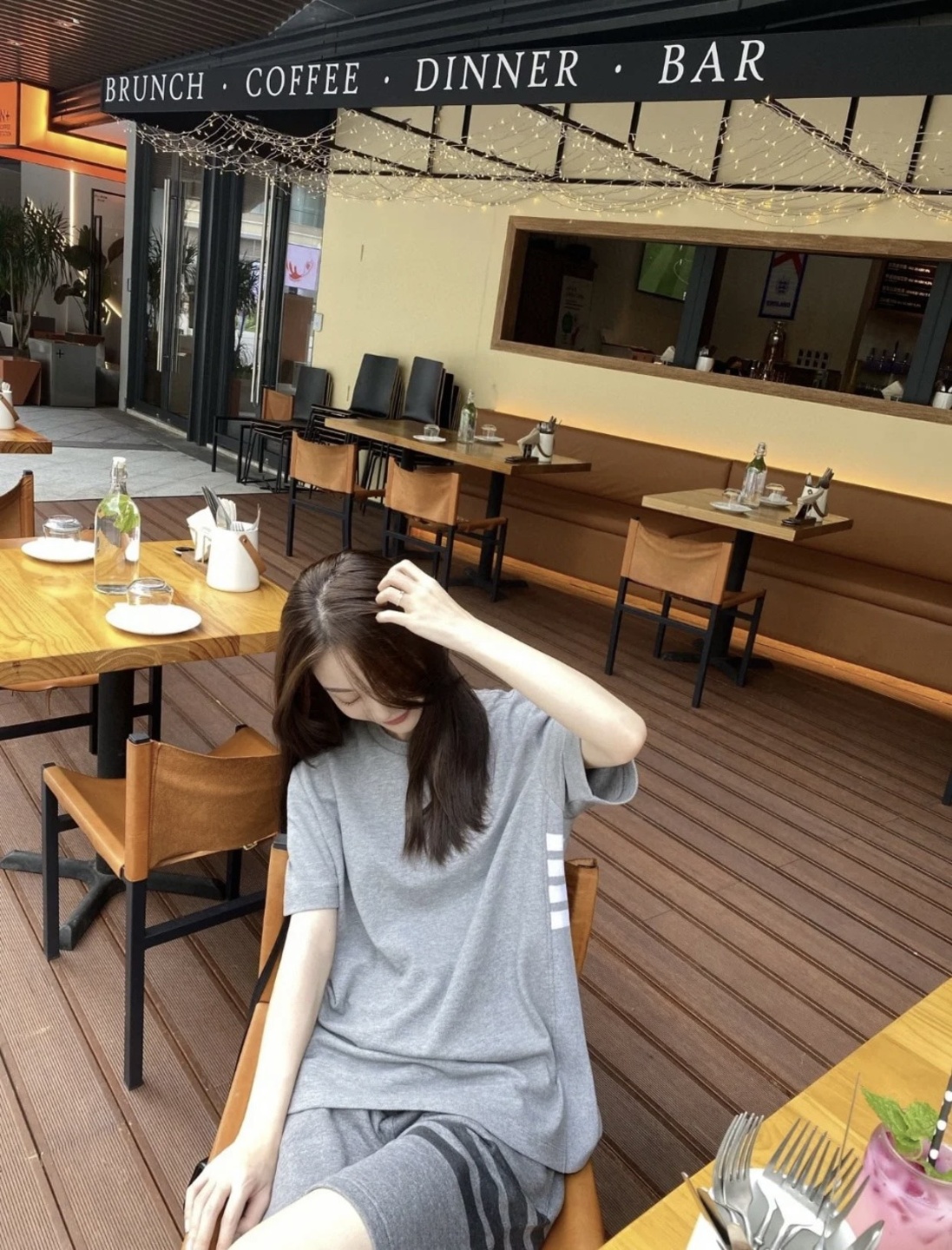 톰브라운 반팔티