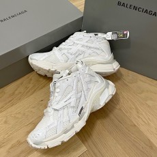 발렌시아가 스니커즈