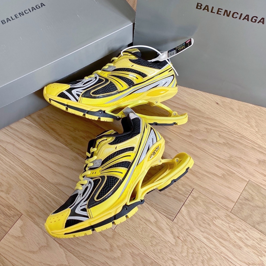 발렌시아가 스니커즈