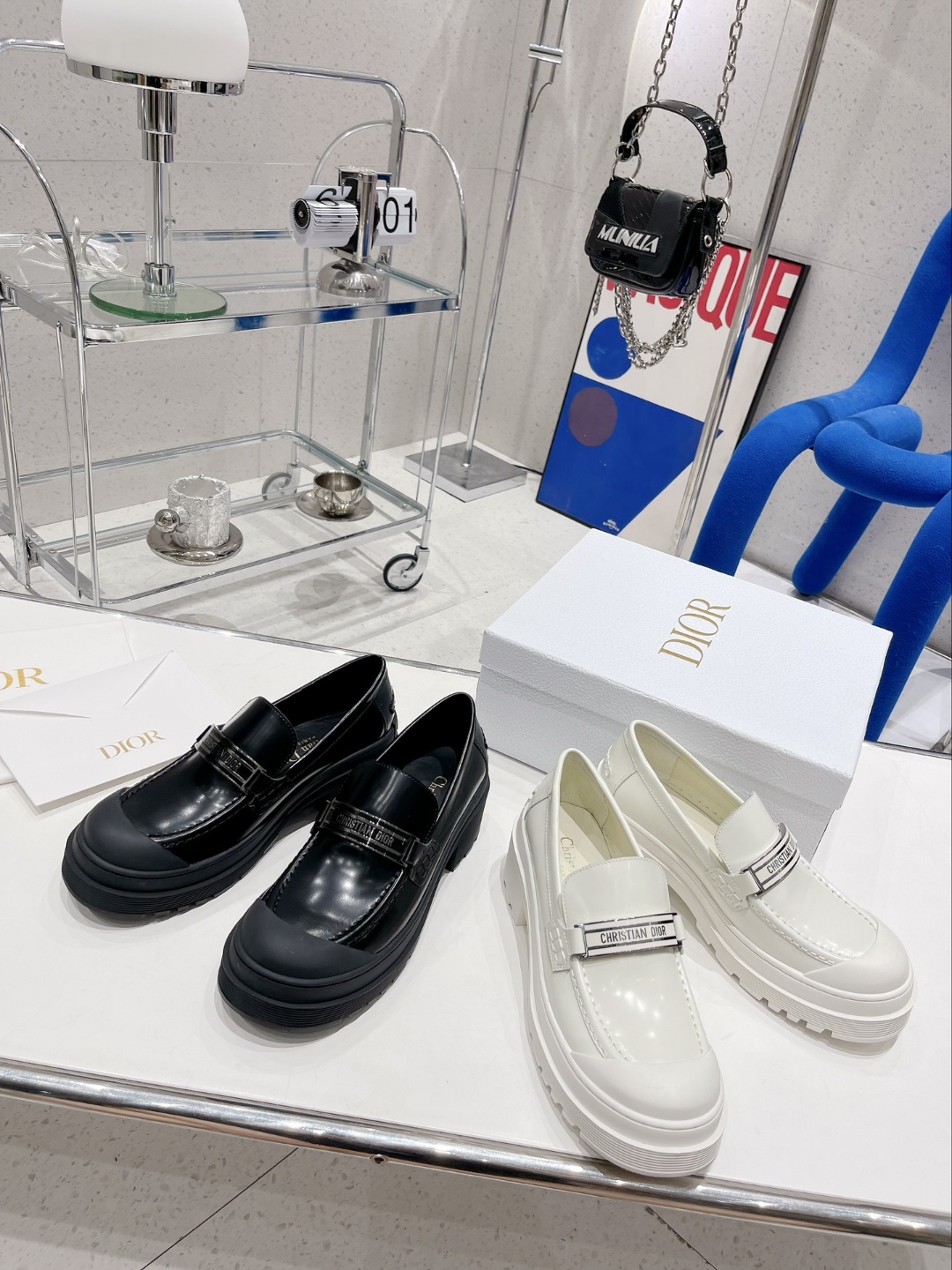 디올 로퍼