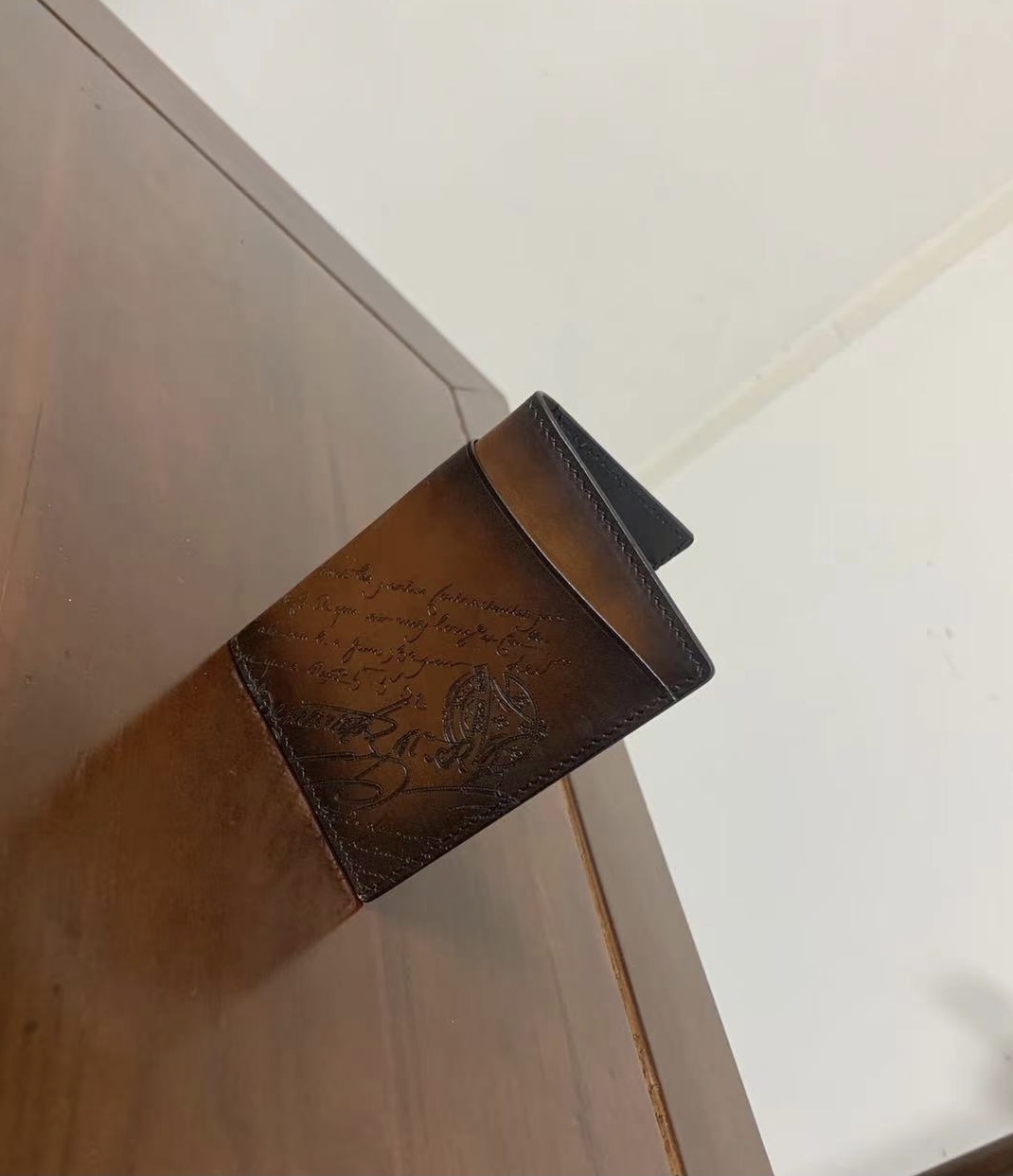 벨루티 카드지갑