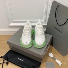 발렌시아가 스니커즈