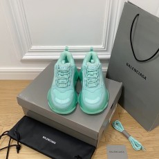 발렌시아가 스니커즈