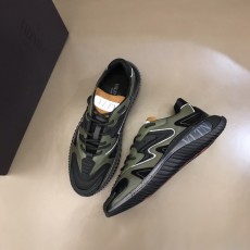 발렌티노 스니커즈