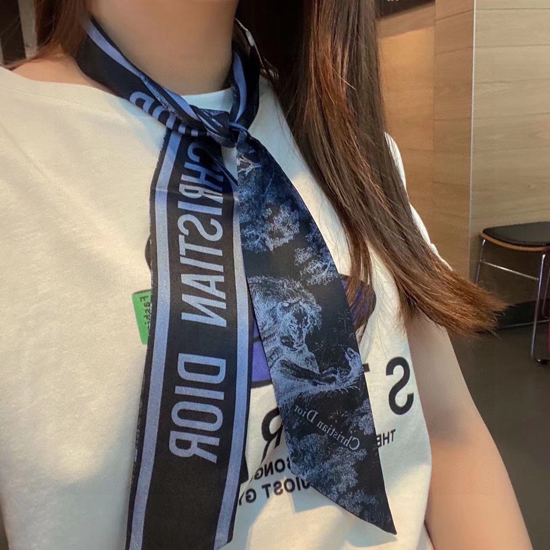 디올 방도스카프