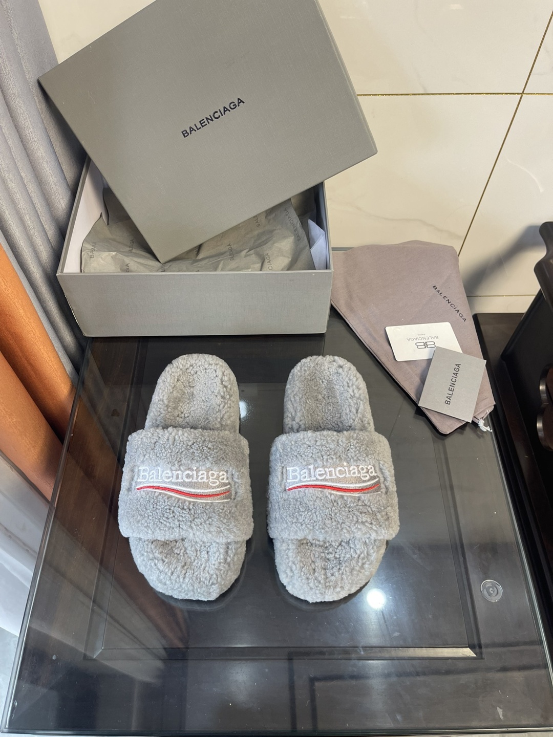 발렌시아가 슬리퍼