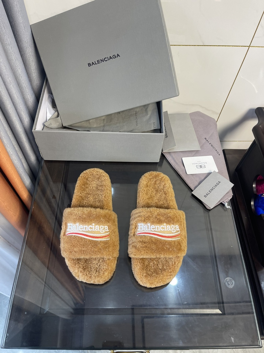 발렌시아가 슬리퍼