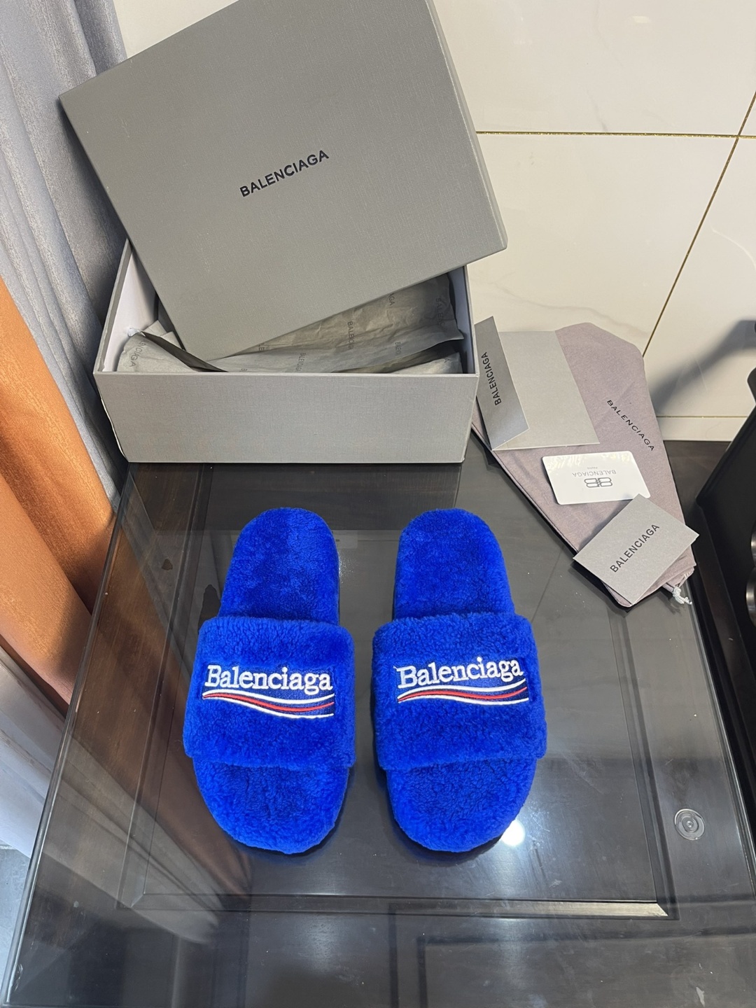 발렌시아가 슬리퍼