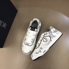 디올 스니커즈