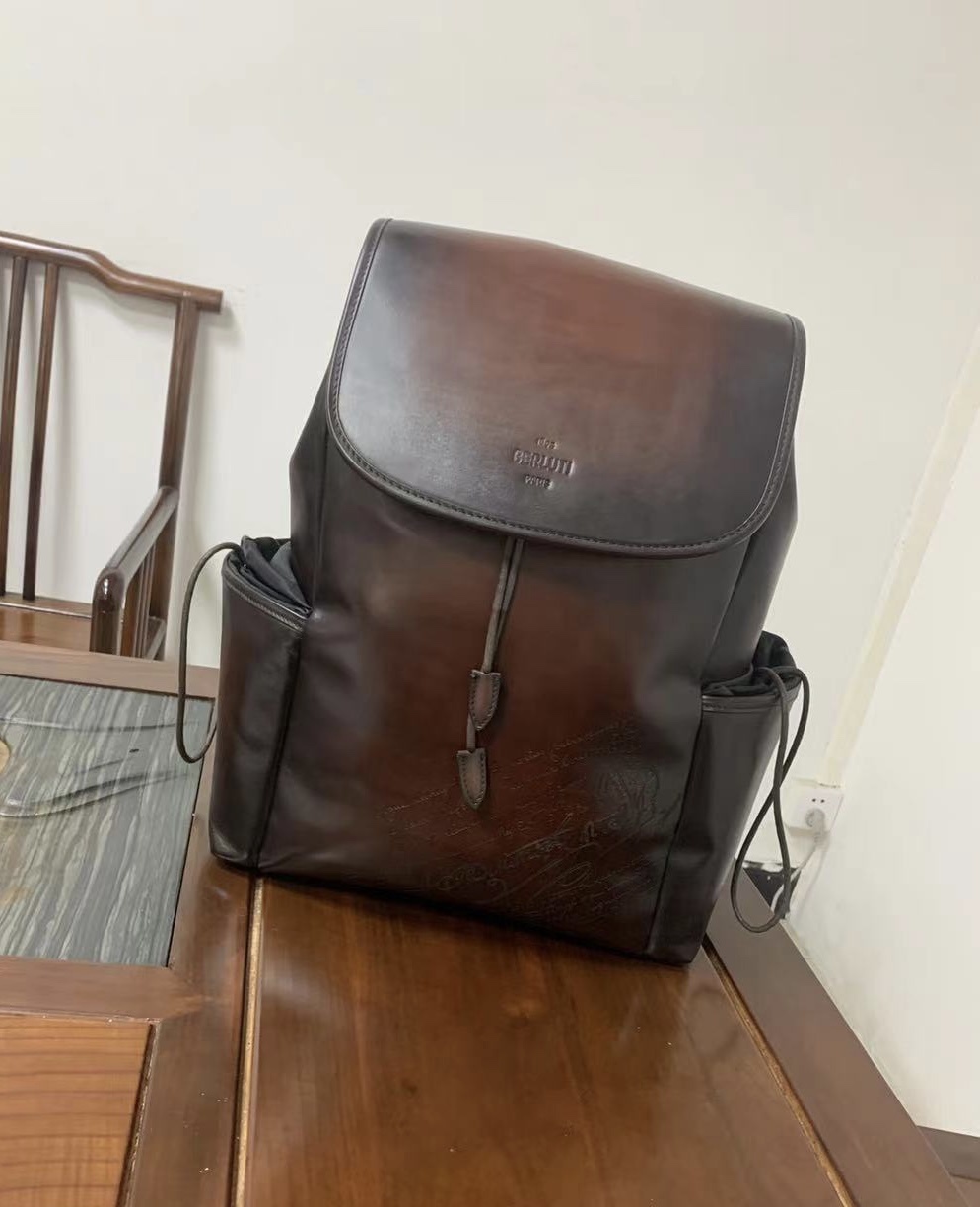 벨루티 백팩