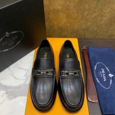 프라다 로퍼