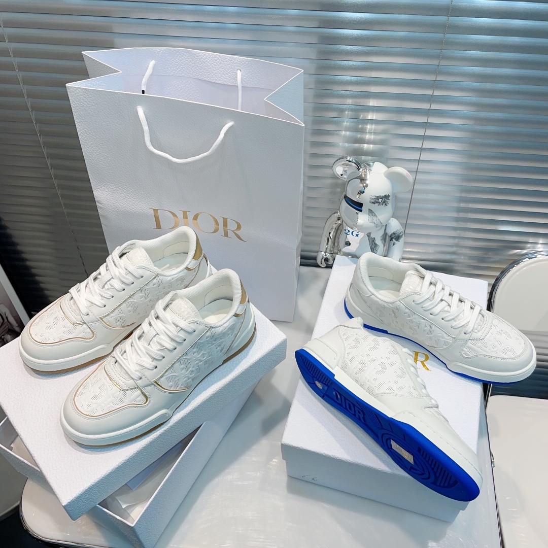 디올 스니커즈