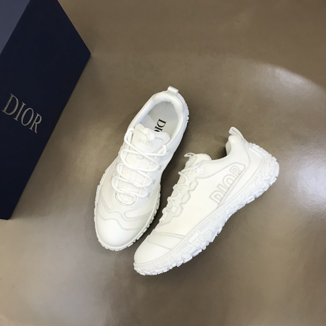디올 스니커즈