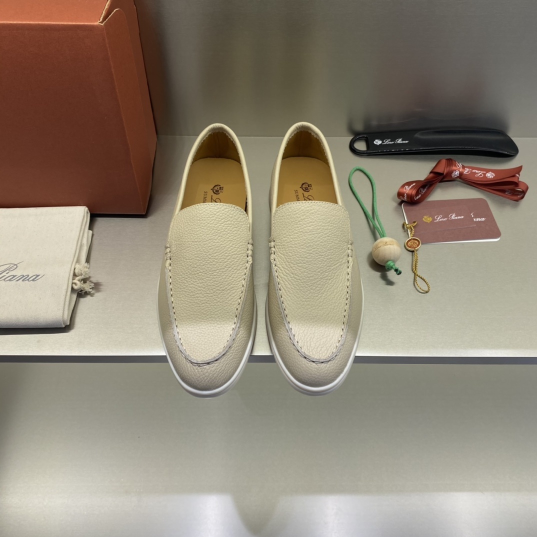 로로피아나 로퍼