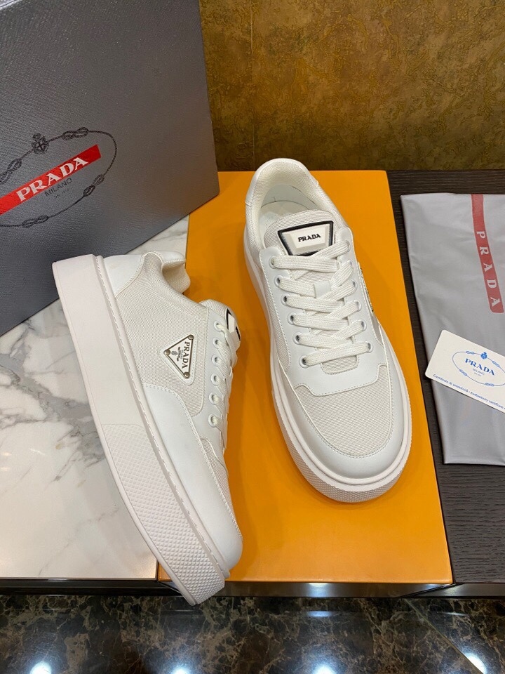 프라다 스니커즈