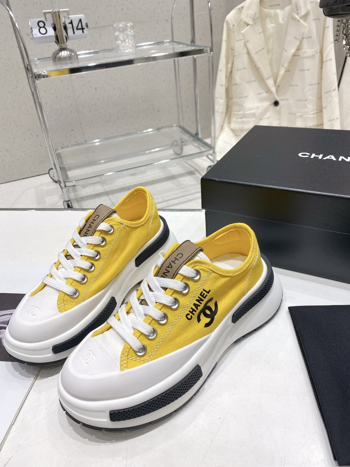 샤넬 스니커즈