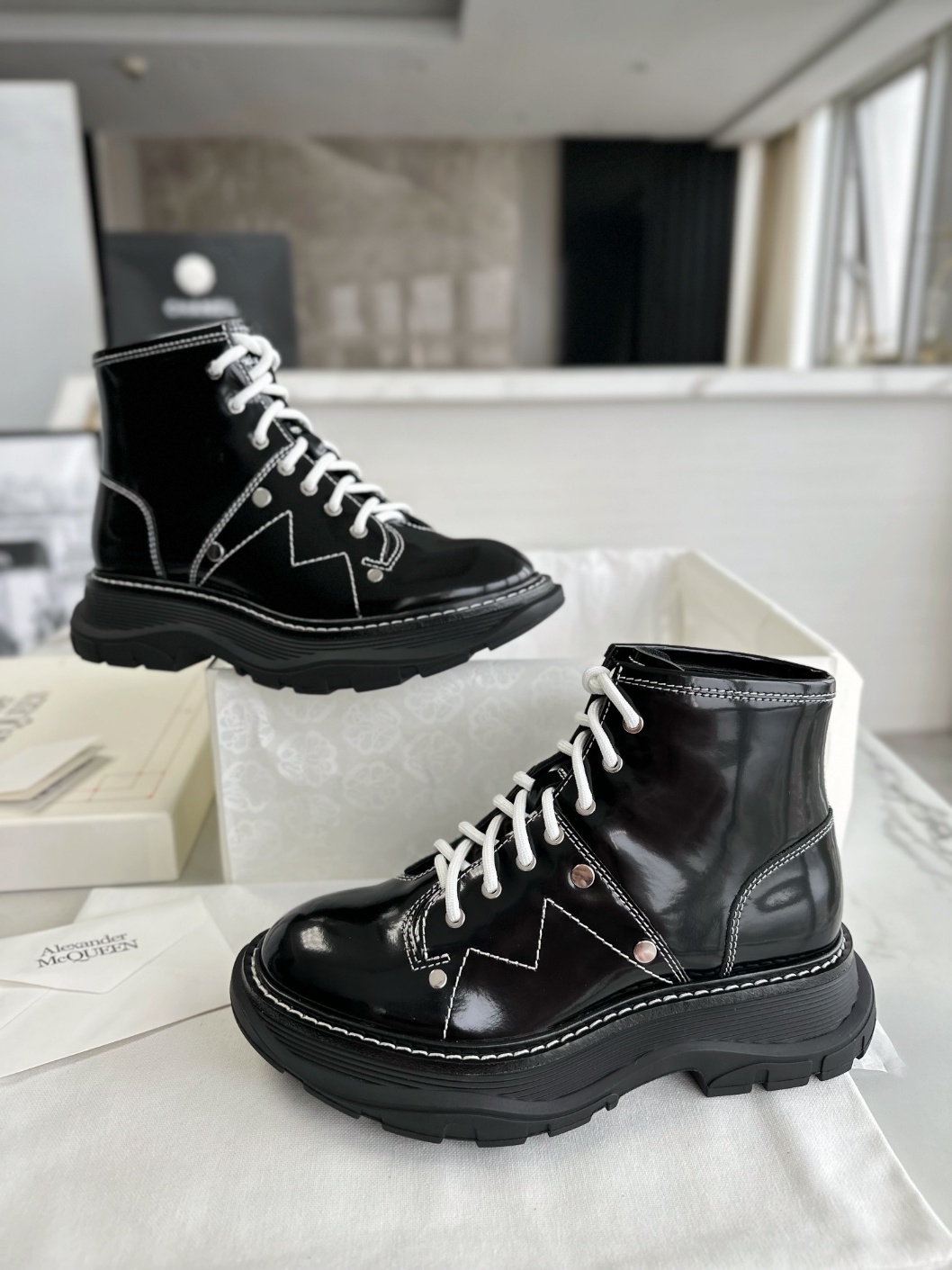 알렉산더맥퀸 워커