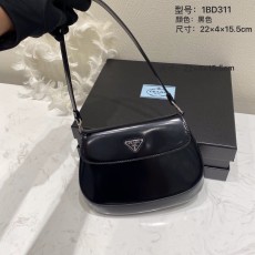 프라다 클레오브러시드플랩백