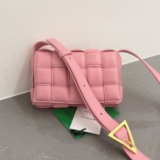 보테가베네타 스몰패딩카세트백