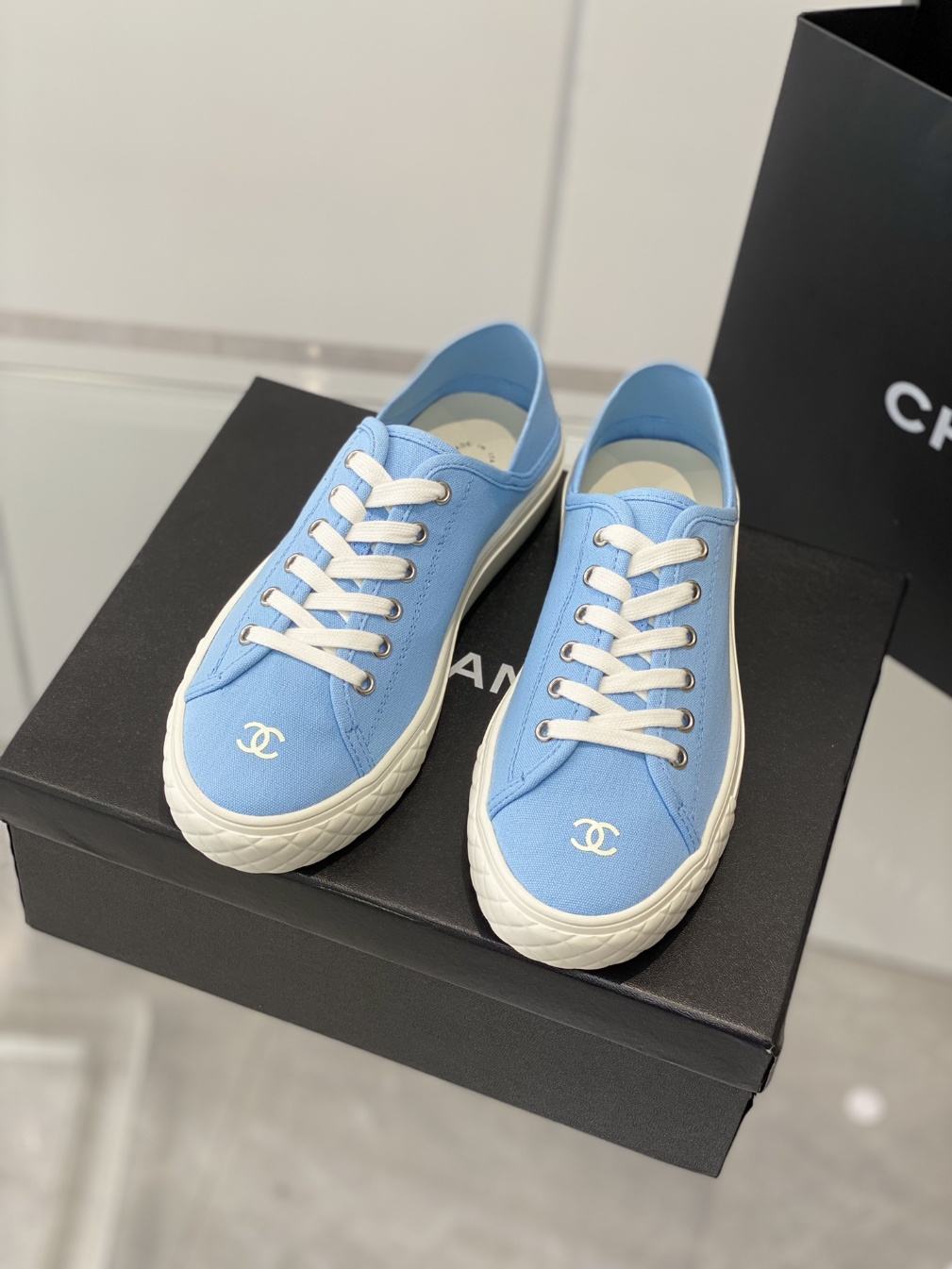 샤넬 스니커즈