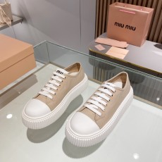 미우미우 스니커즈