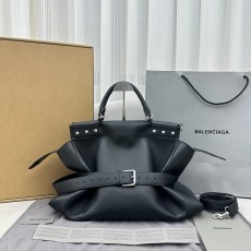 발렌시아가 웨이스트라지백