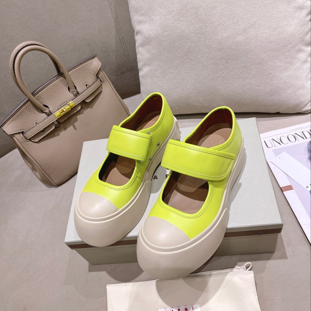 마르니 스니커즈