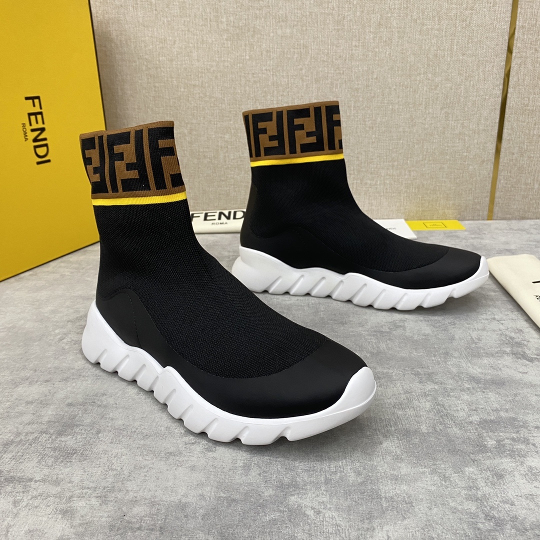 펜디 스니커즈
