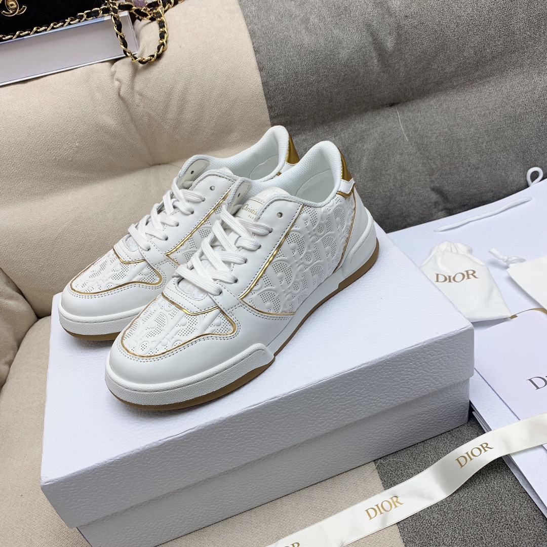디올 스니커즈