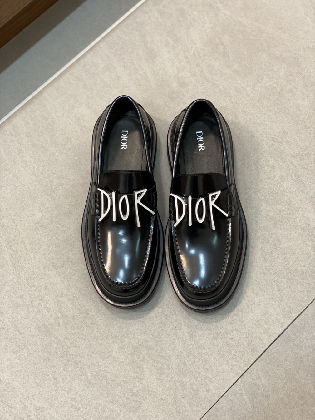 디올 로퍼
