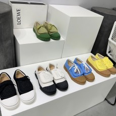 로에베 스니커즈