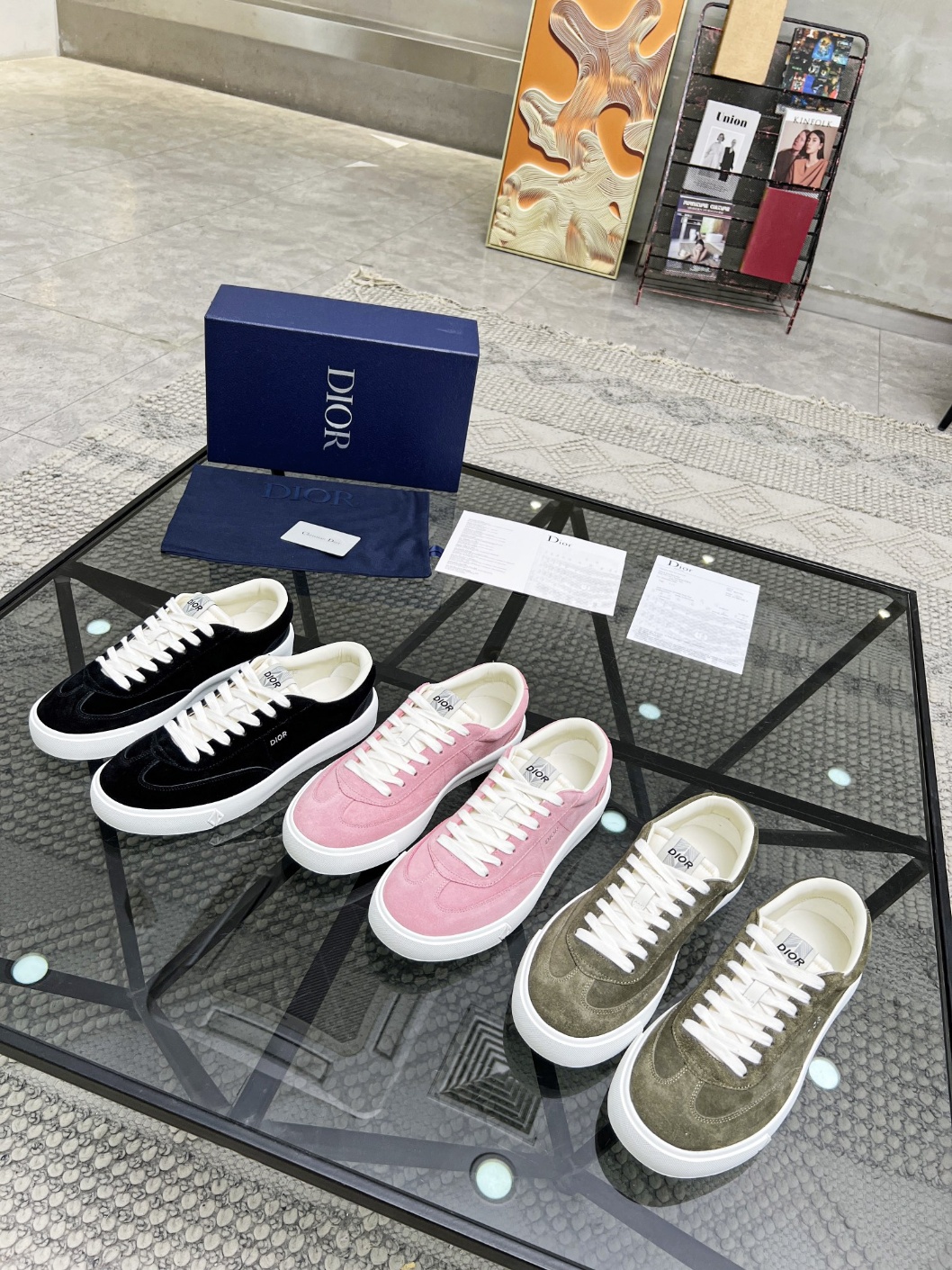디올 스니커즈