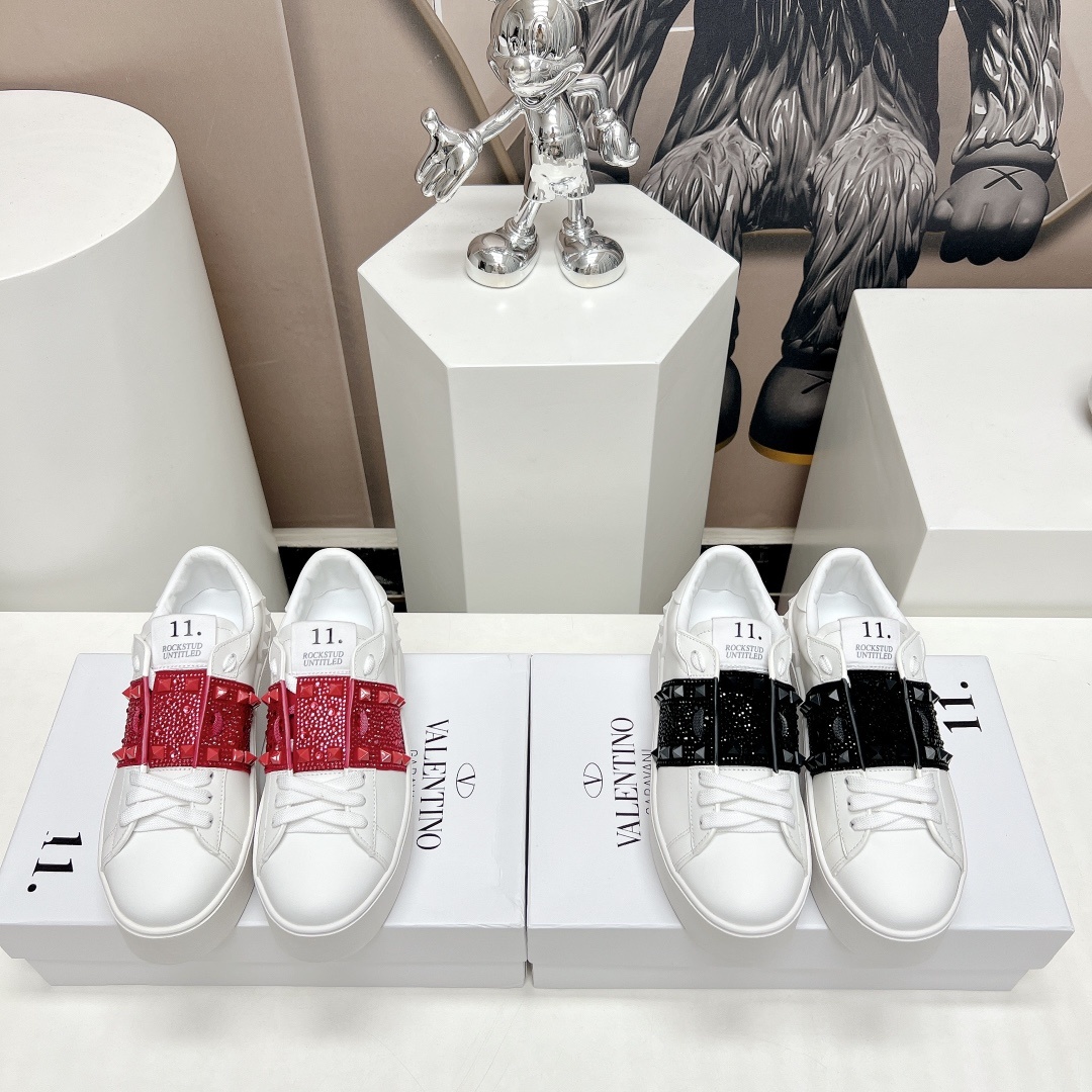 발렌티노 스니커즈