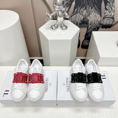 발렌티노 스니커즈