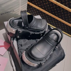 발렌시아가 샌들