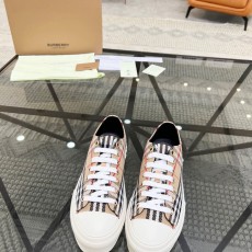 버버리 스니커즈
