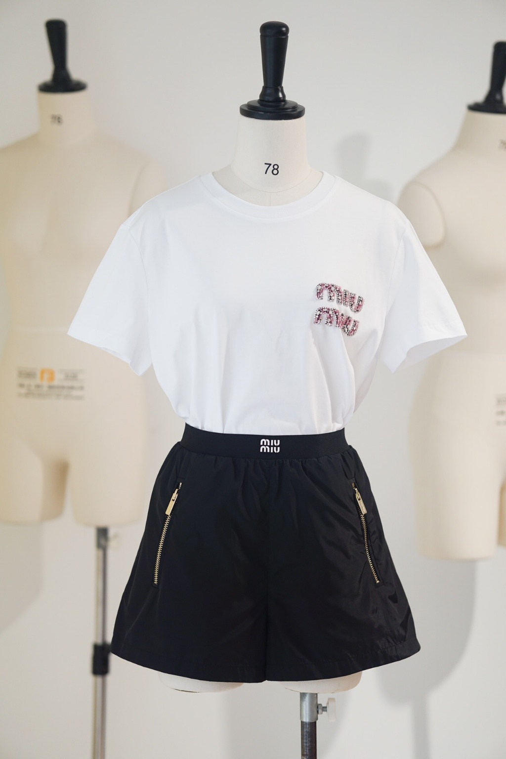 미우미우 반팔티