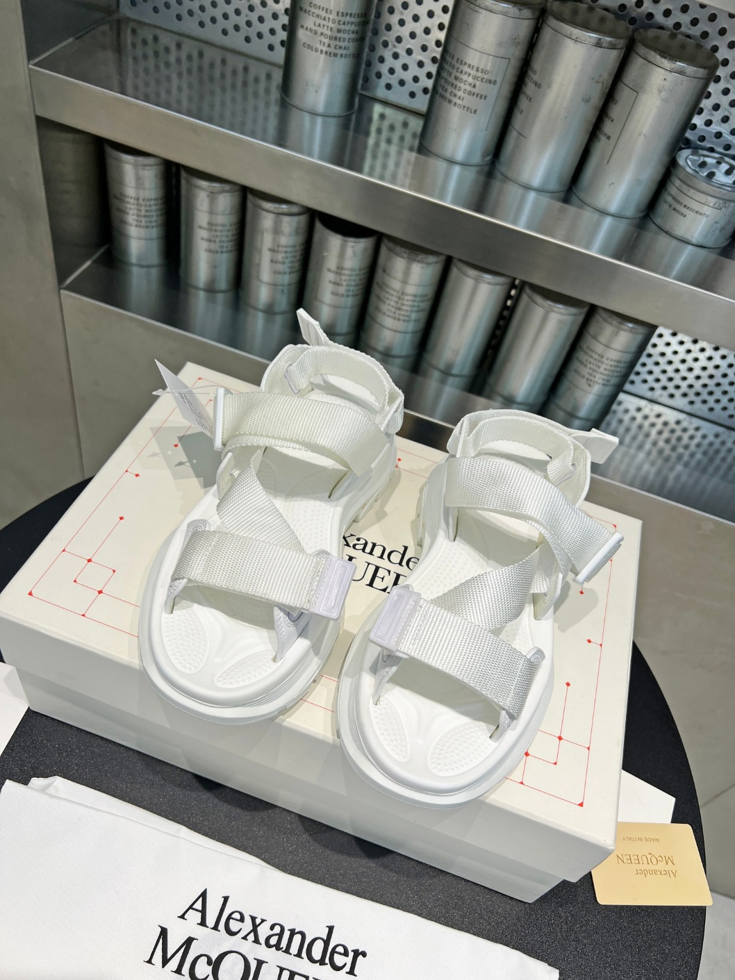 알렉산더맥퀸 샌들