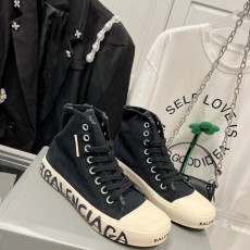 발렌시아가 스니커즈