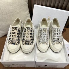 디올 스니커즈