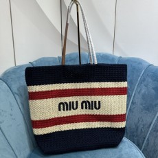 미우미우 라피아토트백