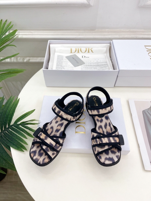 디올 샌들