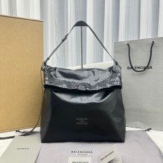 발렌시아가 트래쉬파우치