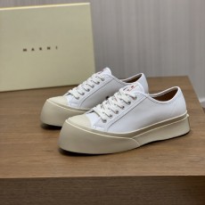 마르니 스니커즈