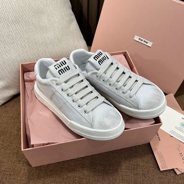 미우미우 스니커즈