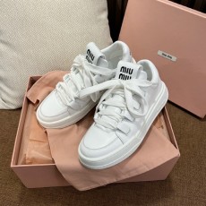 미우미우 스니커즈
